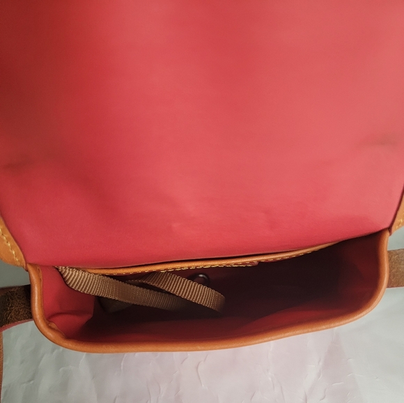 Dooney & Bourke EV364 Pink Pebbled Leather Snap Flap North South Crossbody NEW - Picture 3 of 5